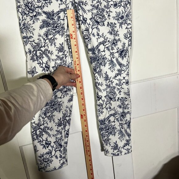 Talbots Slim Ankle Jeans Bird Toile Floral Pattern Blue & White Size 8P 5 Pocket - Picture 7 of 11